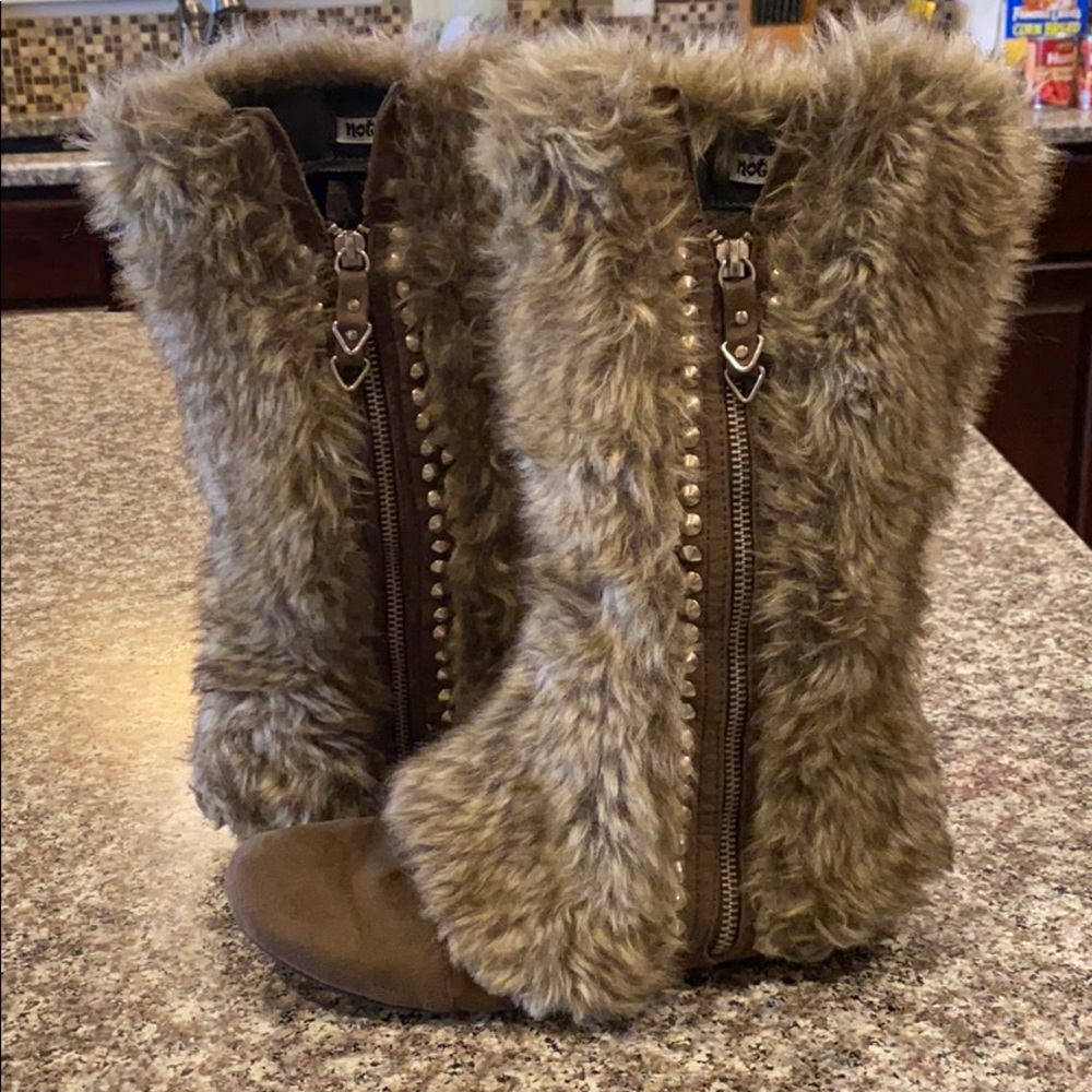 Not Rated Boots with Fur
